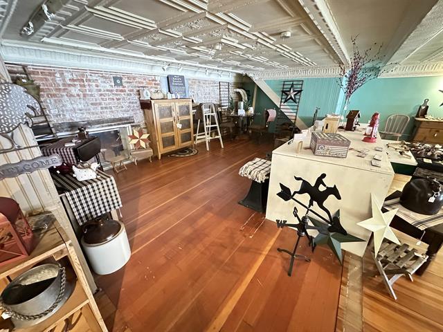 More Photos Of 203 N Main St, Monticello Storefront Retail Residential For Lease