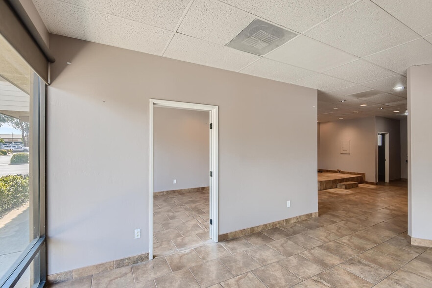 More Photos Of 1735 Main St, Ramona Freestanding For Lease