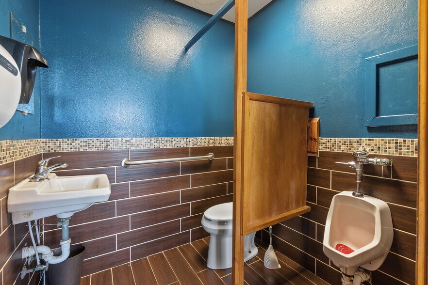 More Photos Of 49252 NC 12, Buxton Restaurant For Sale