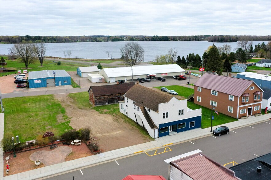 More Photos Of 740 McComb Ave, Rib Lake Freestanding For Sale