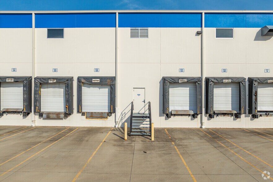 More Photos Of 2350 Corporate Park Drive, Mebane Warehouse For Lease