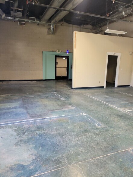 More Photos Of 1012 SE Cleveland Ave, Bend Storefront Retail Office For Lease