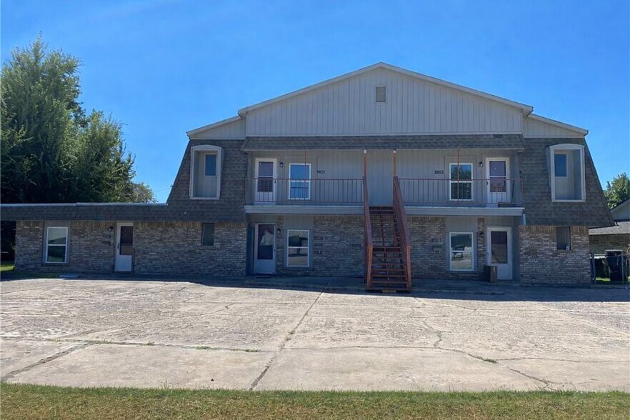 Primary Photo Of 2256 Donna Dr, Norman Multifamily For Sale