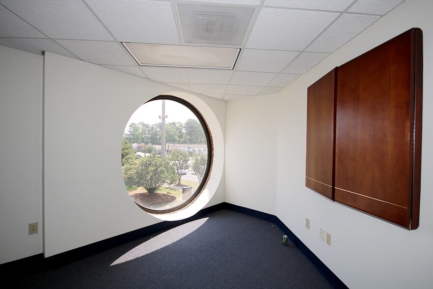 More Photos Of 1444 Watson Blvd, Warner Robins Office For Lease