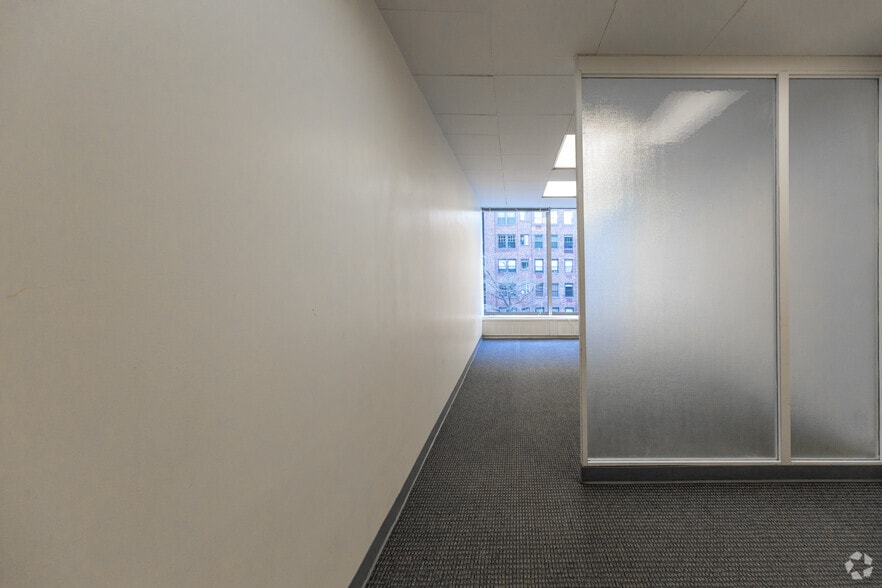 More Photos Of 866 United Nations Plz, New York Office For Lease