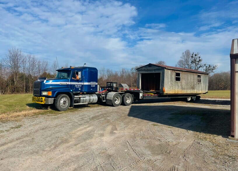 More Photos Of 801 Columbia Hwy, Greensburg Flex For Sale