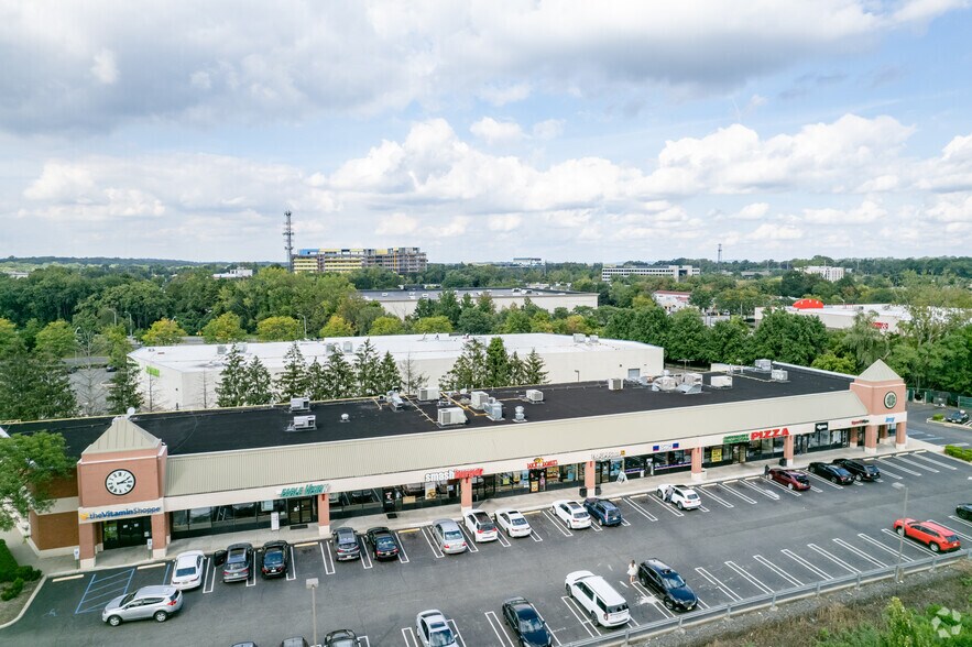 More Photos Of 556 N State Route 17, Paramus Unknown For Lease