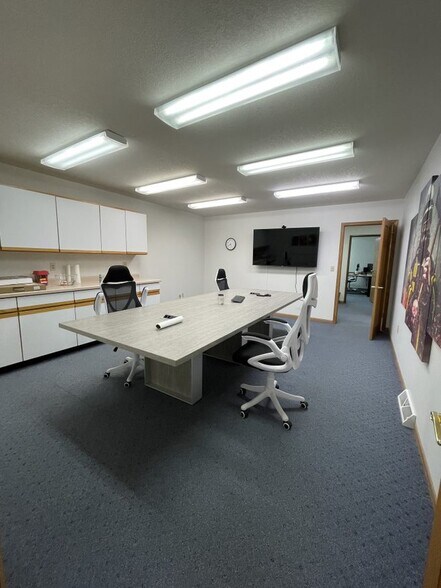 More Photos Of 1440 W Ridge St, Marquette Storefront Retail Office For Sale