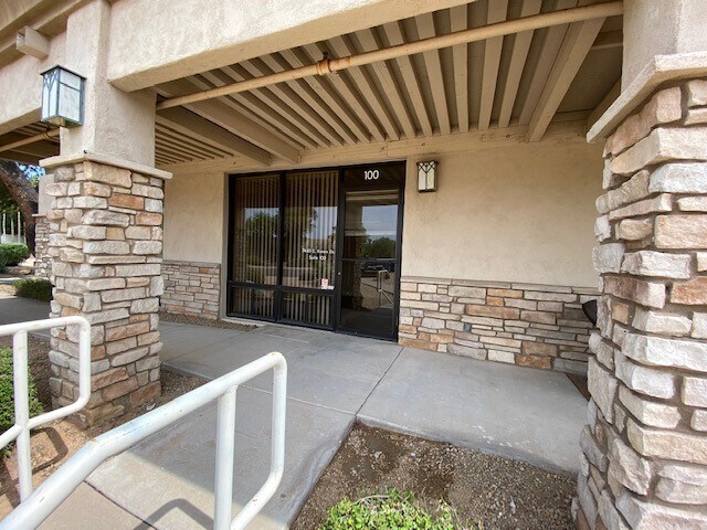 More Photos Of 7440 E Karen Dr, Scottsdale Service For Lease