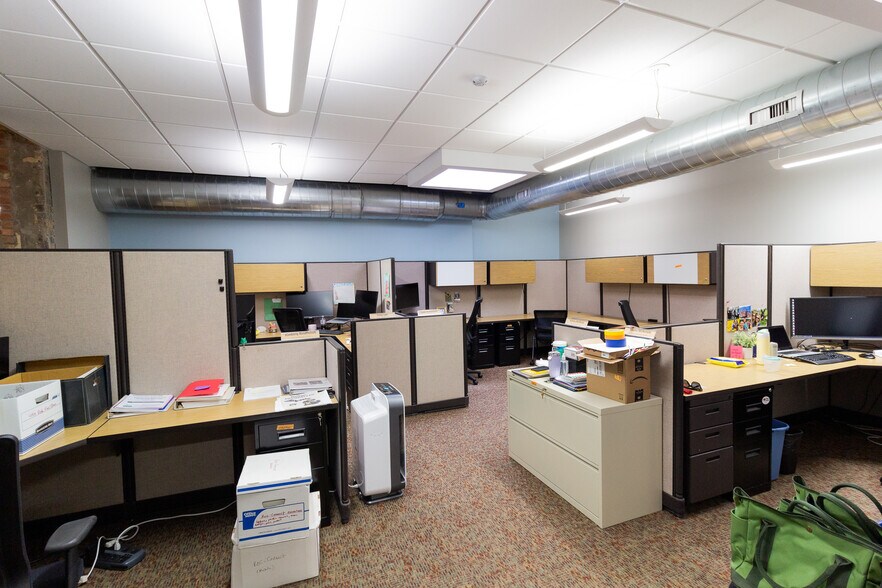 More Photos Of 1213 Center St, Lansing Medical For Sale