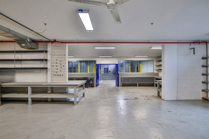 More Photos Of 305 Veterans Blvd, Carlstadt Warehouse For Lease