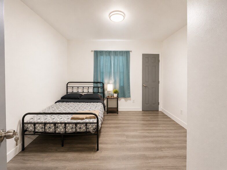 More Photos Of 210 S Raitt St, Santa Ana Dormitory For Sale