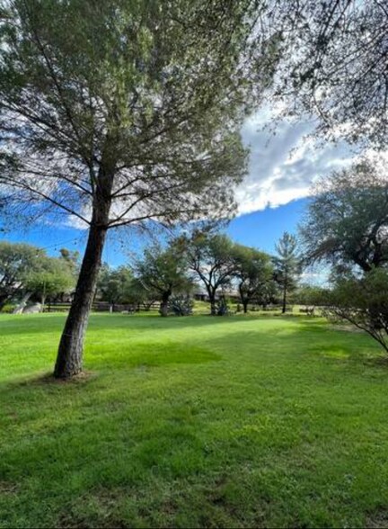 More Photos Of 1170 Rancho Robles Rd, Oracle Hotel For Sale