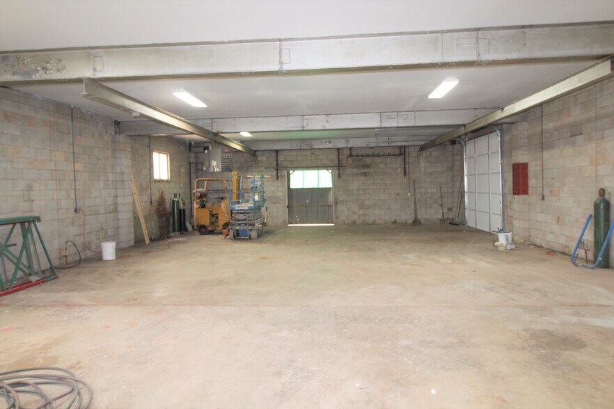 More Photos Of 1101 SE 26th St, Oklahoma City Manufacturing For Lease