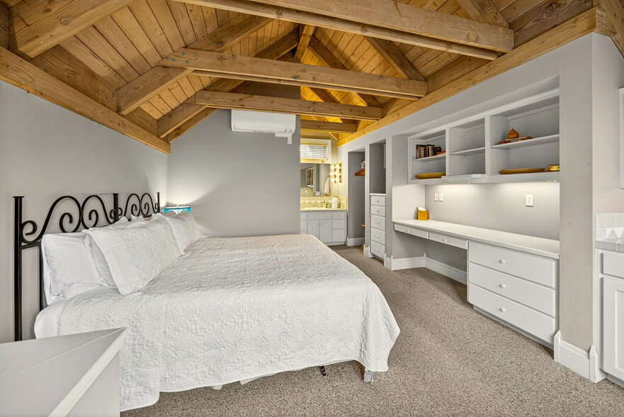 More Photos Of 668 N Main St, Ashland Hospitality For Sale