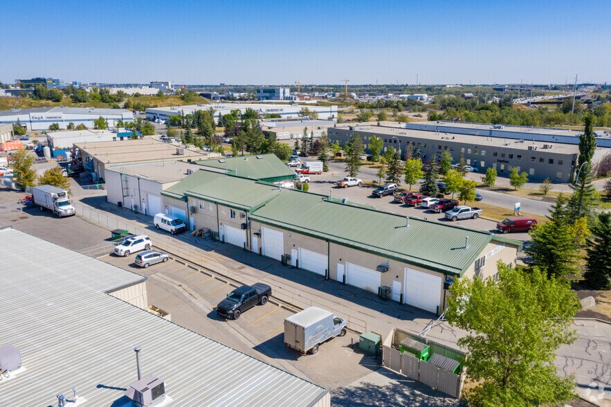 More Photos Of 5065 13th St SE, Calgary Warehouse For Lease