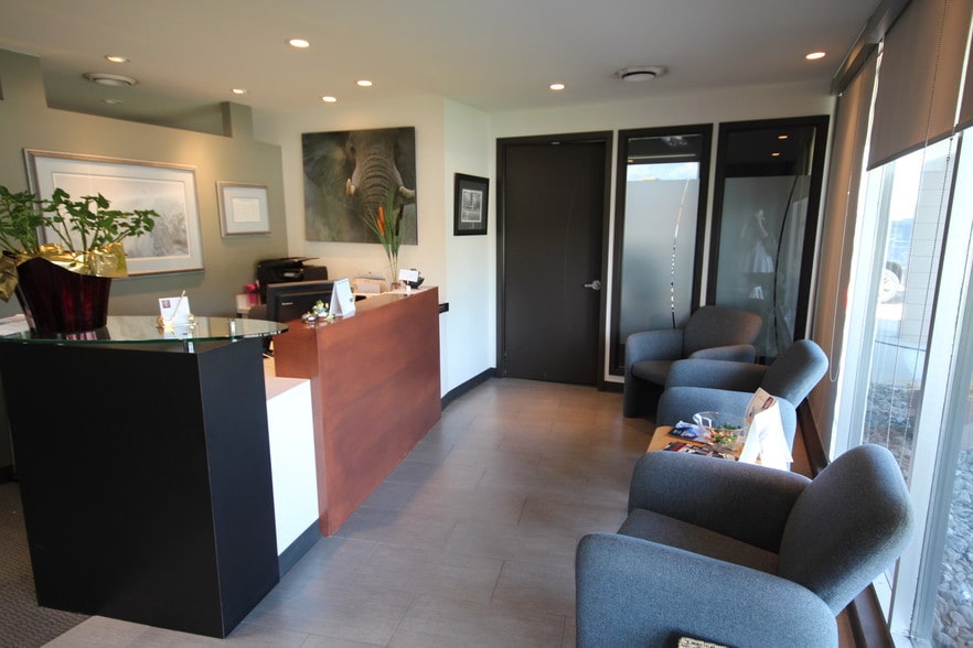 More Photos Of 11230 119th St NW, Edmonton Light Distribution For Lease