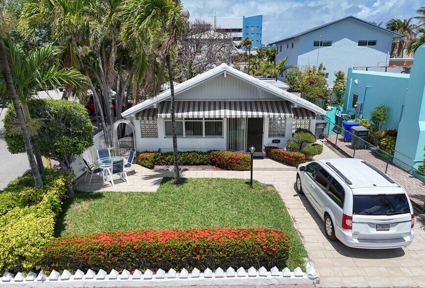 More Photos Of , Hollywood Hospitality For Sale