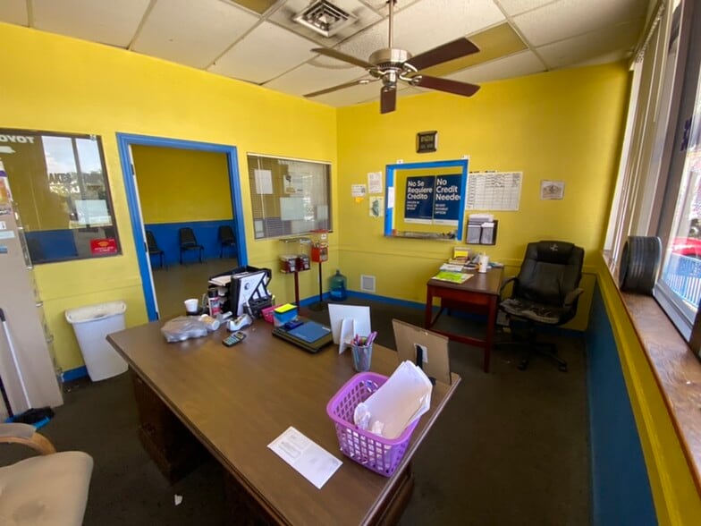 More Photos Of 919 N US Highway 1, Fort Pierce Auto Repair For Lease