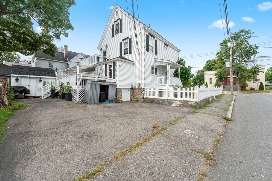 More Photos Of 47 Clinton St, Framingham Apartments For Sale