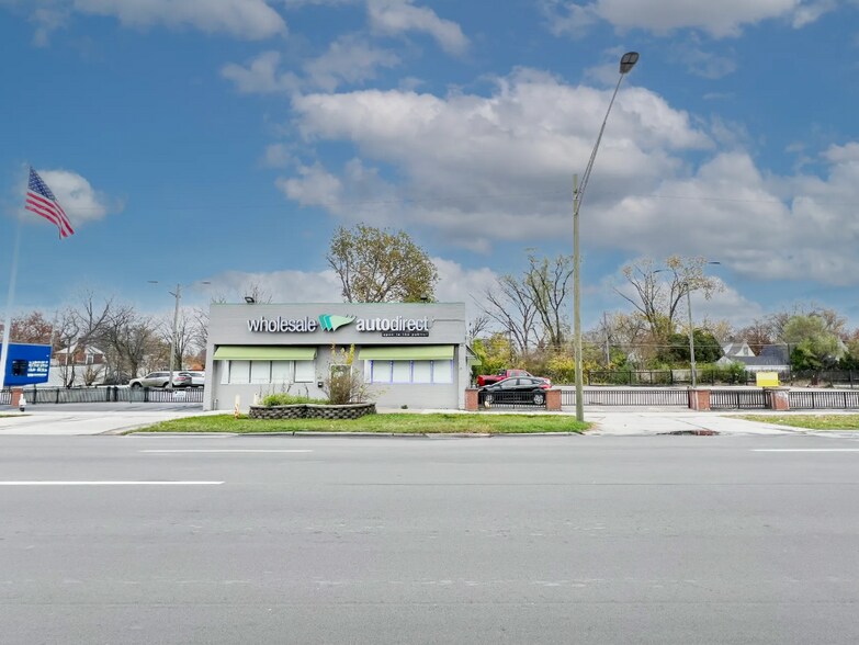 More Photos Of 25276 Grand River Ave, Redford General Retail For Lease