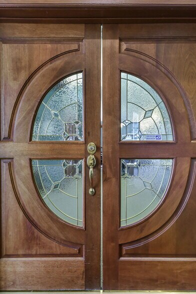 More Photos Of 30 S Shumway Ave, Batavia Office For Sale