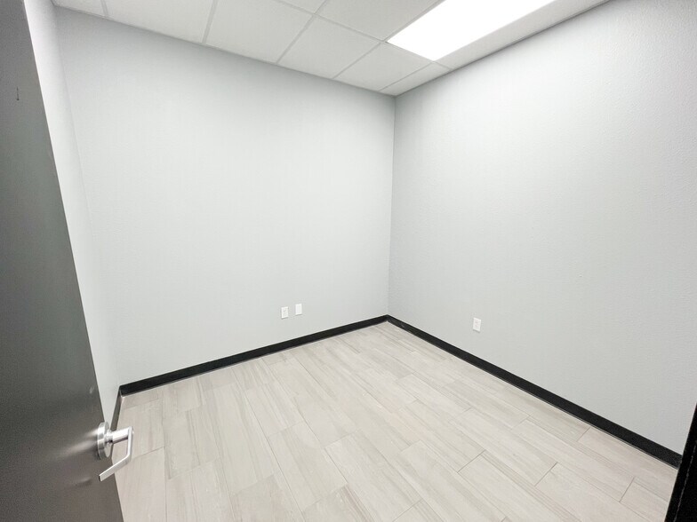 More Photos Of 1208 S Midland Dr, Midland Unknown For Lease