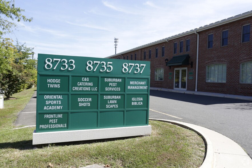 More Photos Of 8733-8737 Quarry Rd, Manassas Warehouse For Lease