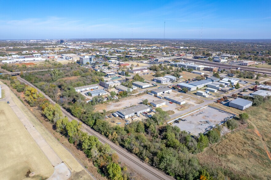 More Photos Of 319-323 NW 59th St, Oklahoma City Manufacturing For Sale
