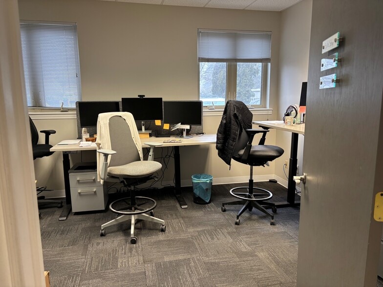 More Photos Of 5787 Stadium Dr, Kalamazoo Office For Lease