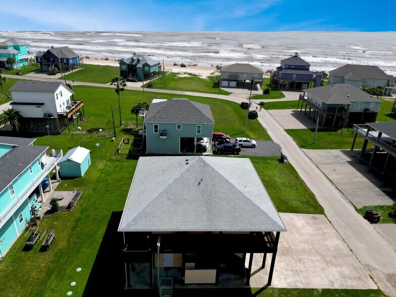 More Photos Of 944 Raymond, Crystal Beach Specialty For Sale