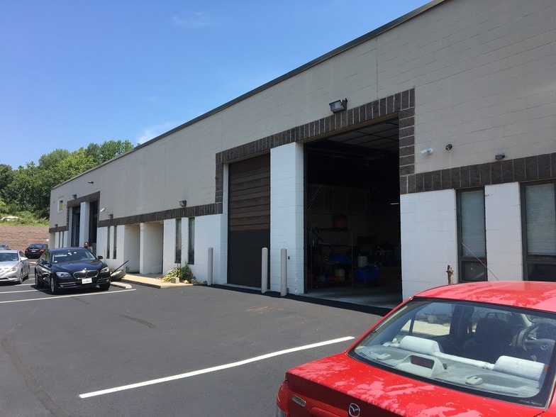 More Photos Of 2521 Yellow Springs Rd, Malvern Warehouse For Lease