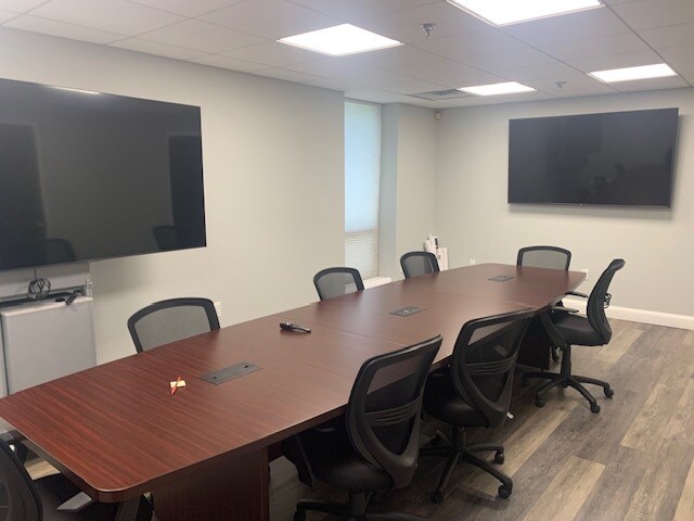 More Photos Of 105 N Gold Dr, Robbinsville Warehouse For Lease