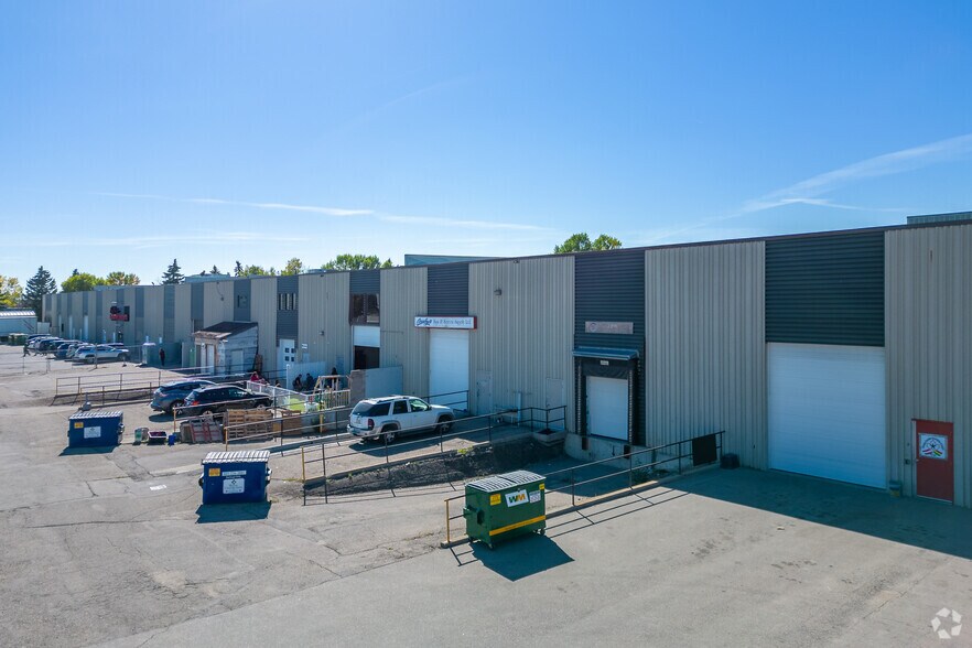 More Photos Of 3880-3908 29 St NE, Calgary Warehouse For Lease