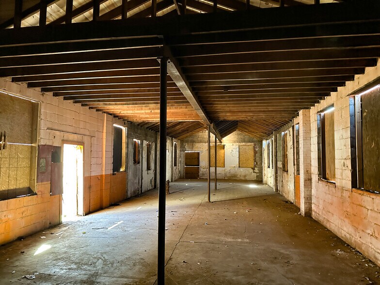 More Photos Of 343, 351 N. Mosley & 340 414 N. Rock Island, Wichita Warehouse For Sale