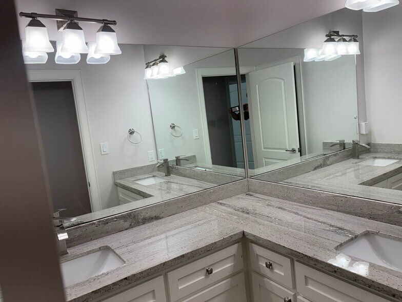 More Photos Of 5902 Winsome Ln, Houston Office Residential For Sale