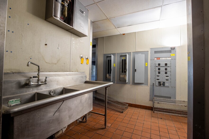 More Photos Of 14109 Highway 226 S, Spruce Pine General Retail For Sale