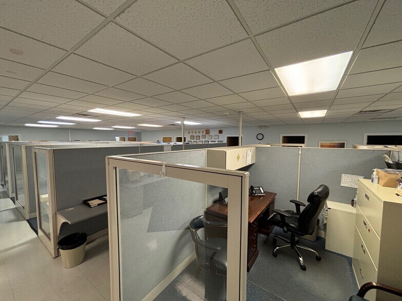 More Photos Of 115 North Blvd, Clinton Office Residential For Sale