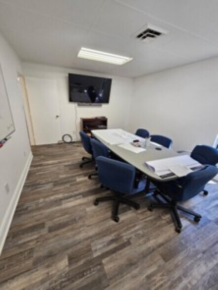 More Photos Of 111 Rosemary Ln, Laurens Warehouse For Lease