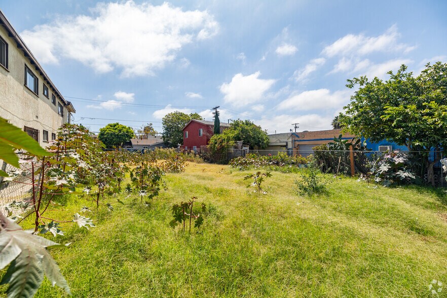 More Photos Of 8304 S Broadway, Los Angeles Land For Sale