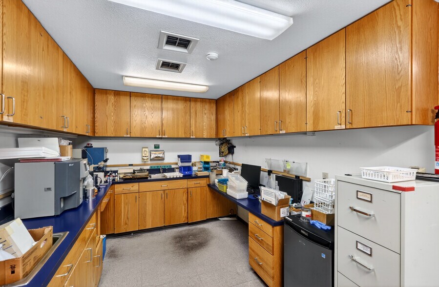 More Photos Of 950 W Ironwood Dr, Coeur d'Alene Medical For Sale