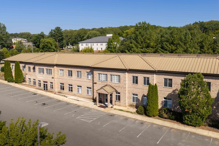 Primary Photo Of 1410 Incarnation Dr, Charlottesville Medical For Sale