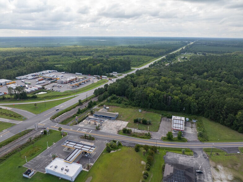 More Photos Of 5 Lane St, Yemassee Storefront For Lease