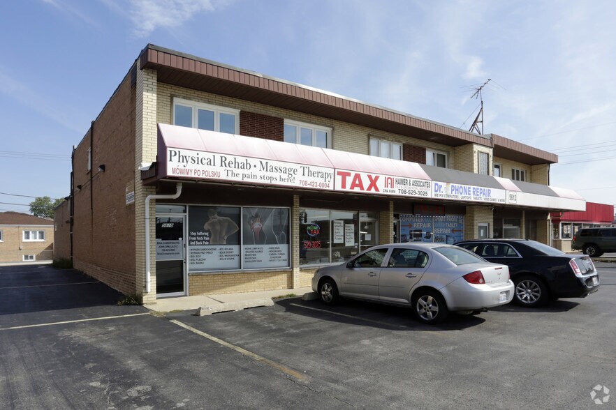 More Photos Of 5612-5618 W 79th St, Burbank Storefront Retail Residential For Lease