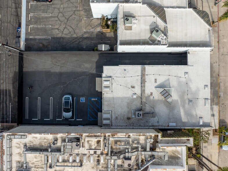 More Photos Of 953 N Cole Ave, Los Angeles Office For Lease