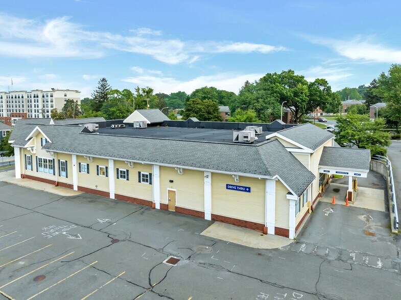 More Photos Of 272 Hoosick St, Troy Freestanding For Lease