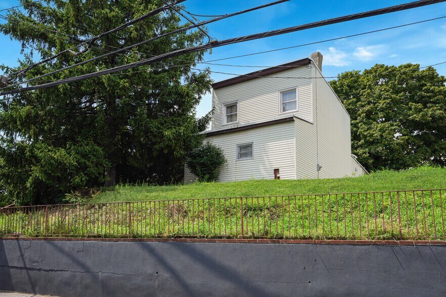Primary Photo Of 2594 50th St, Woodside Land For Sale