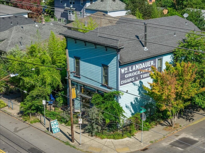 More Photos Of 3039 SE Stark St, Portland Storefront Retail Residential For Sale