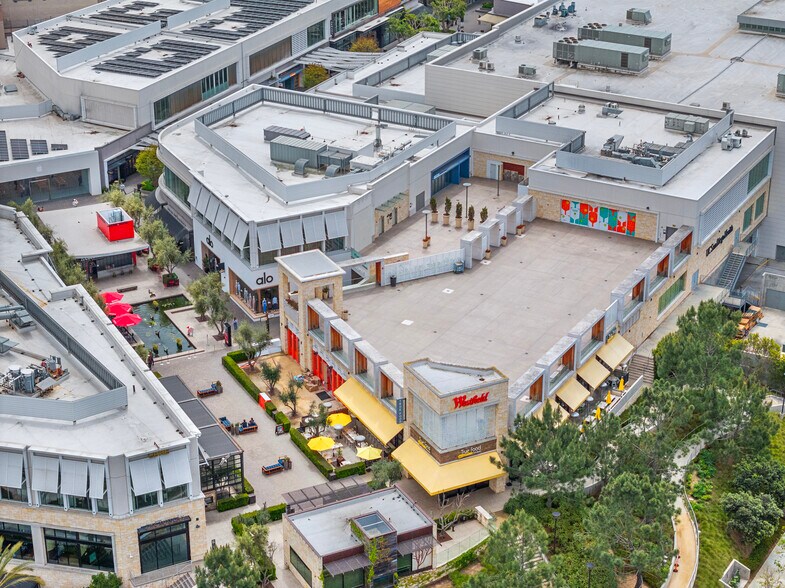 More Photos Of 4303-4305 La Jolla Village Dr, San Diego Storefront Retail Office For Lease