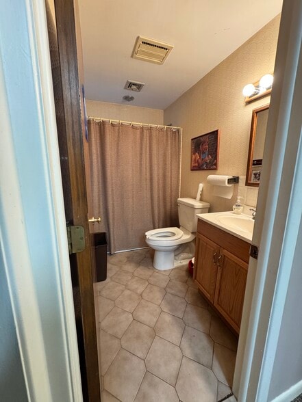 More Photos Of 44 Pittstown Rd, Clinton Township Office Residential For Sale